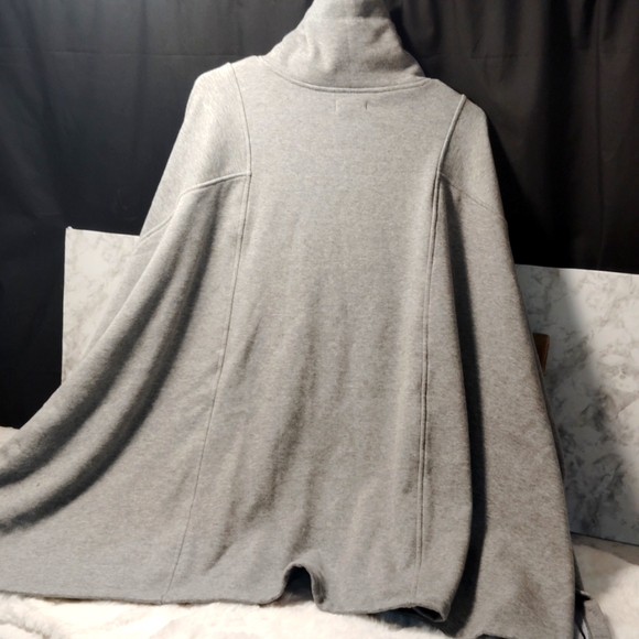 UGG Pancho, Size XS/S - Picture 5 of 9